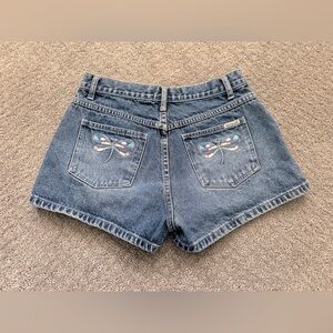 Y2K Vintage Zana Di Dragonfly Embroidered High Rise 2” Denim Shorts - Size 7